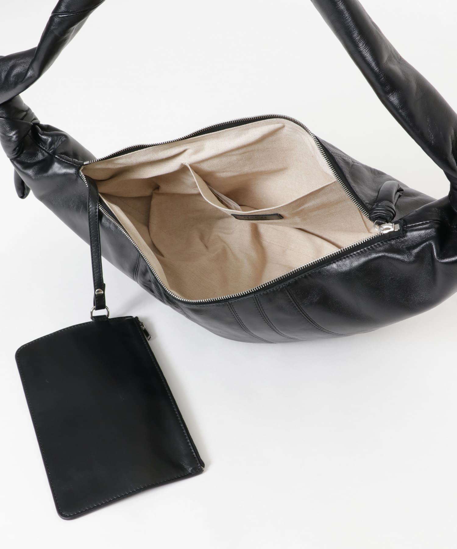 LEMAIRE LARGE CROISSANT BAG[BG0000LL095UM36]｜URBAN RESEARCH公式