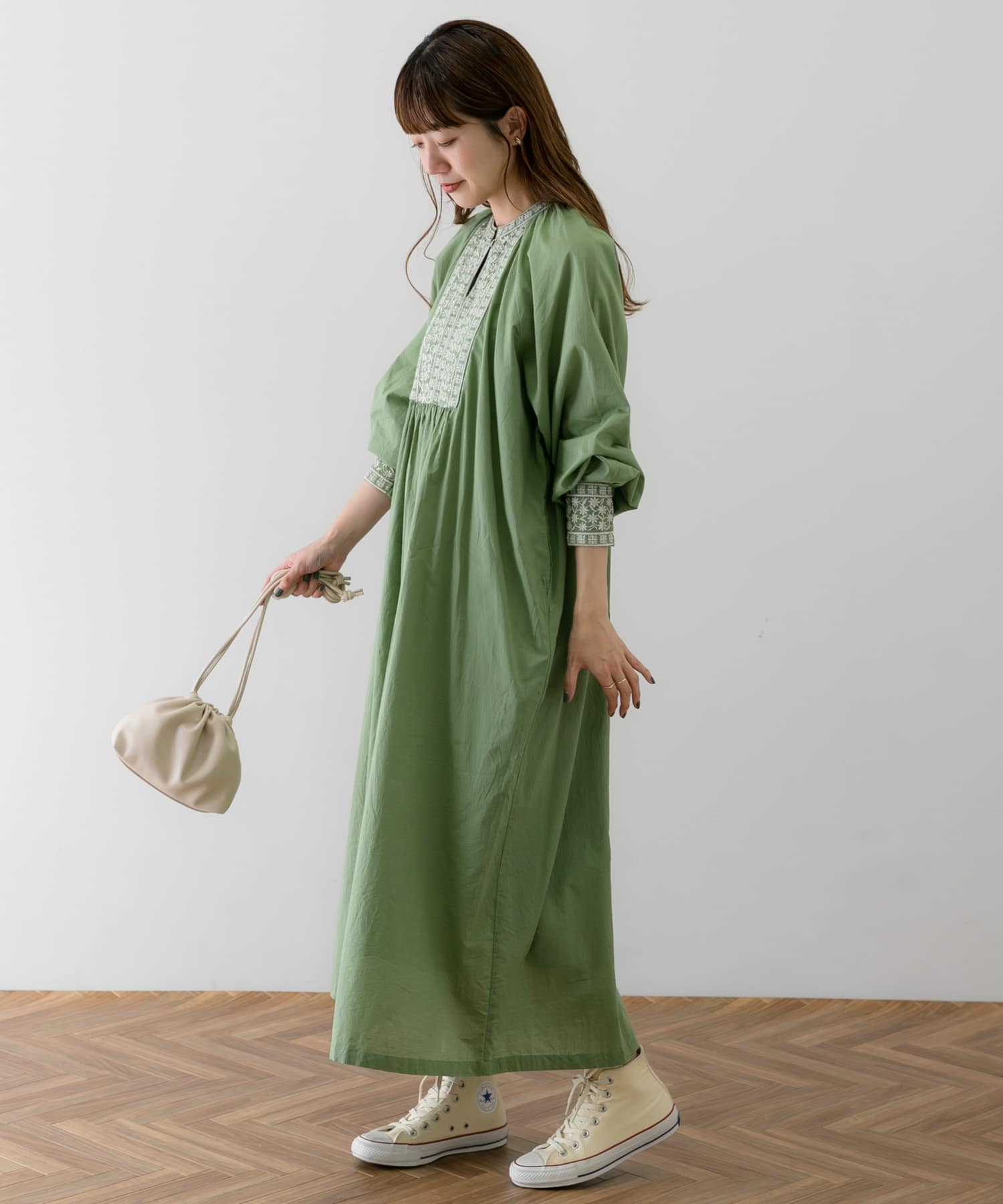 コットンエンブロイダリーヨークワンピース[LA36-26R603]｜URBAN