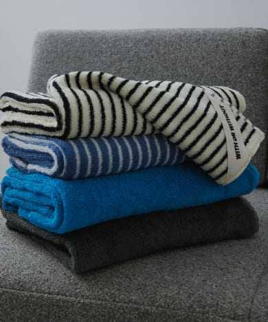 WITH OR WITHOUT　Bath Towel