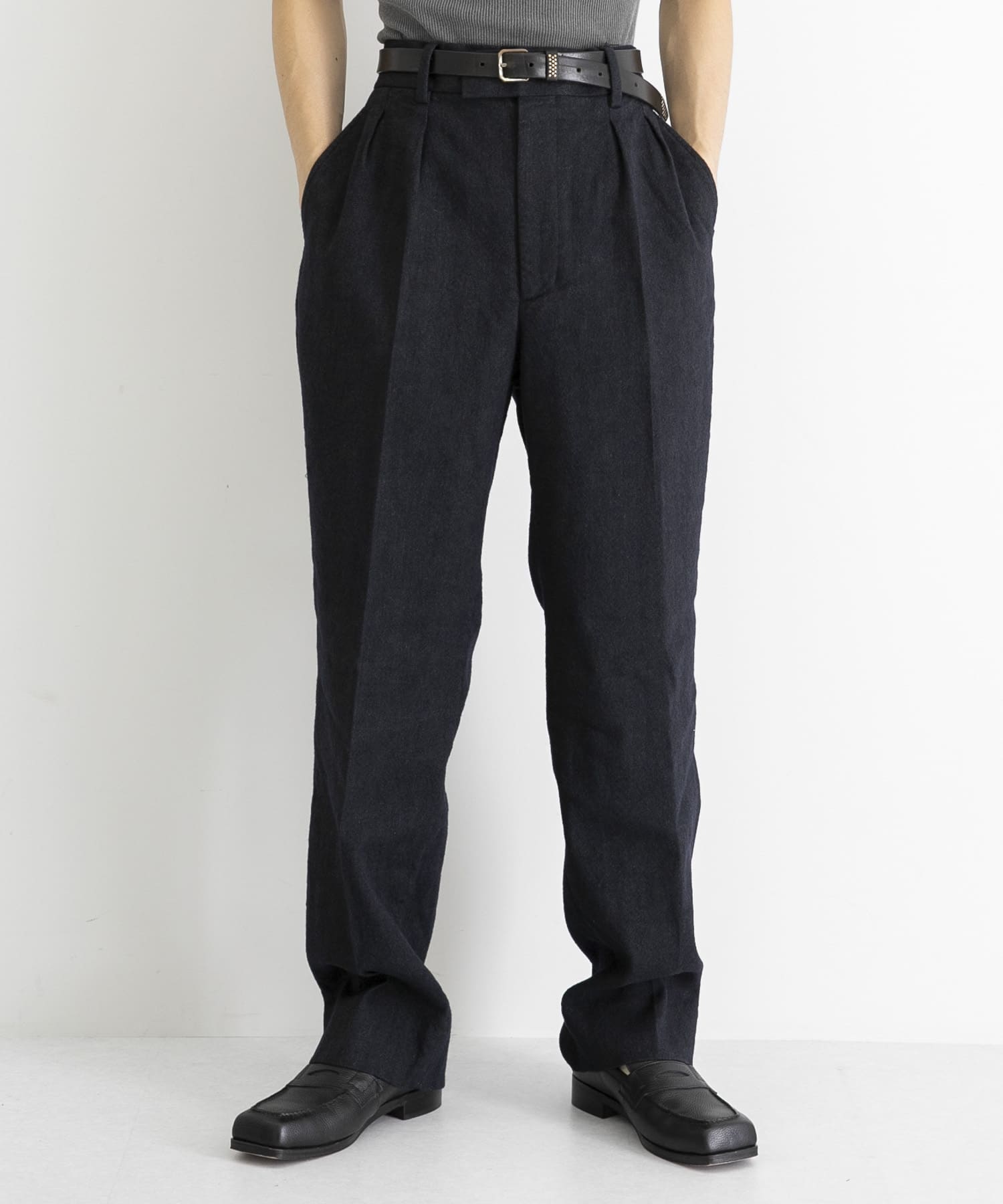 A PRESSE Wide Tapered Trousers[AAP0403M-BSM26]｜URBAN RESEARCH公式