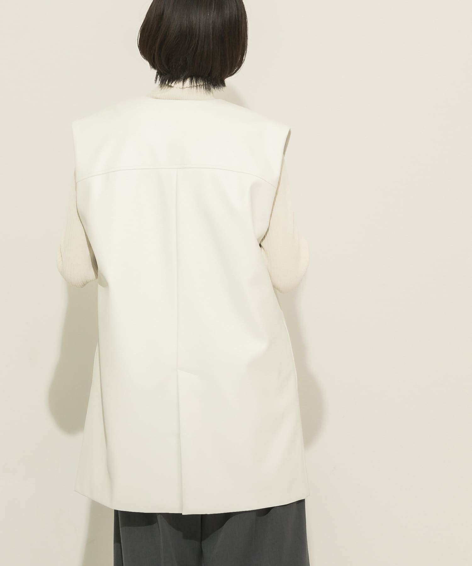 新入荷 流行 mediam Fake Leather Vest フェイクレザーベスト シルバー