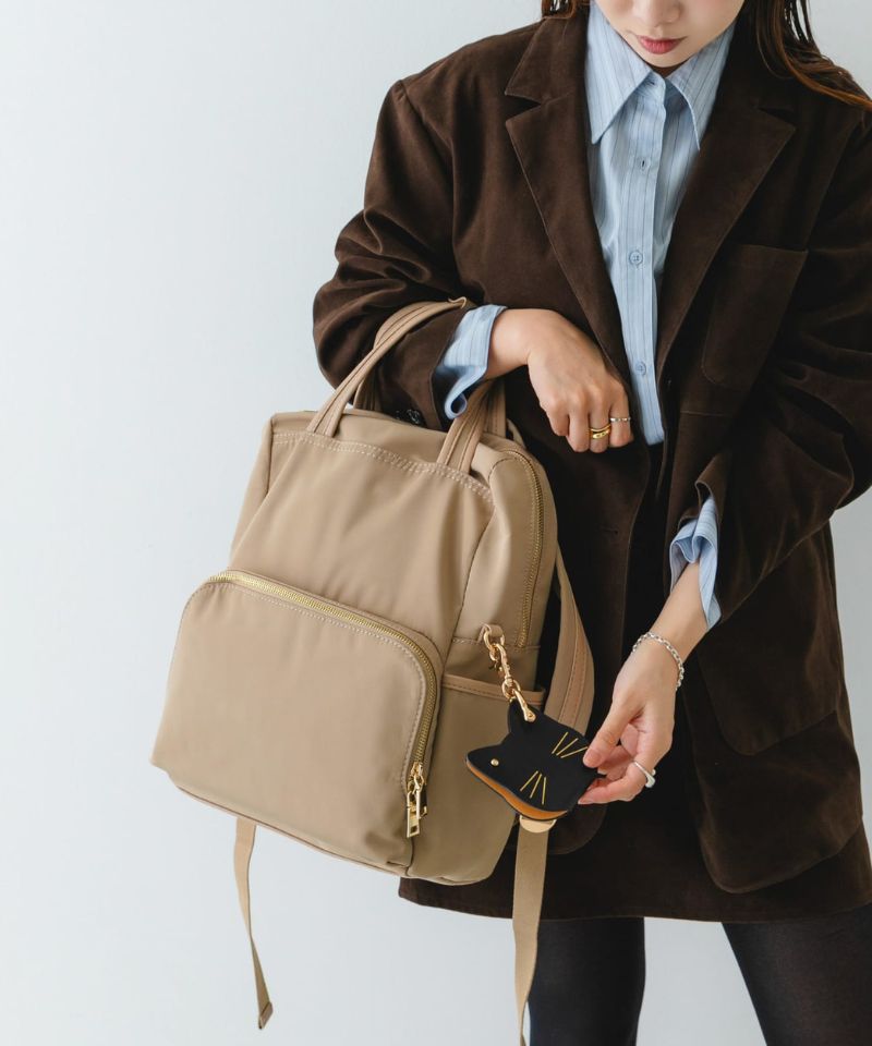 お出掛けや通勤シーンに最適、撥水リュック