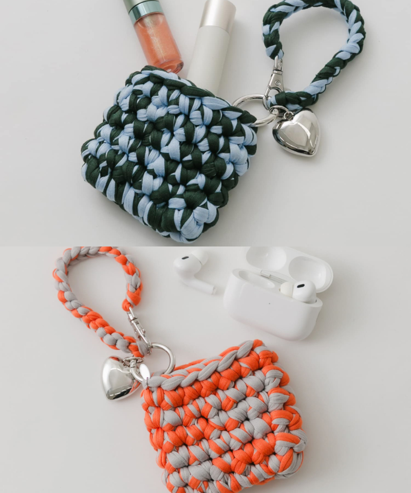 イヤホンやリップなどの収納に◎配色がキュートなミニポーチ