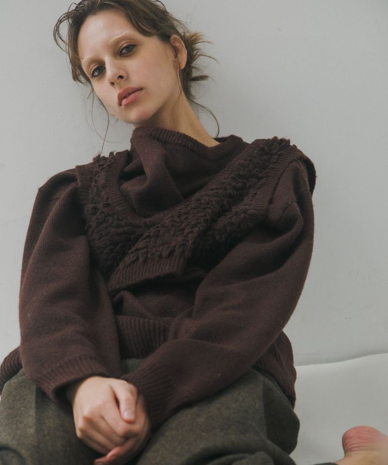 表情豊かなループ編みと軽やかな着心地が魅力のデザインニット