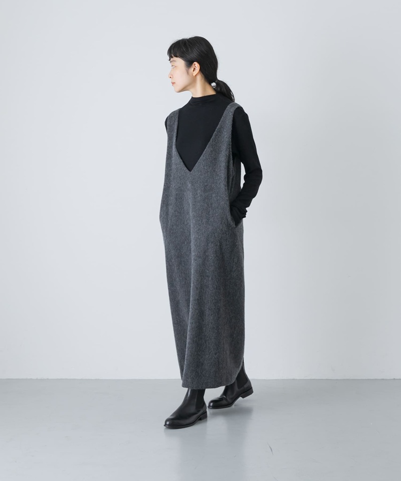 1枚で品よく映えるジャンパースカート