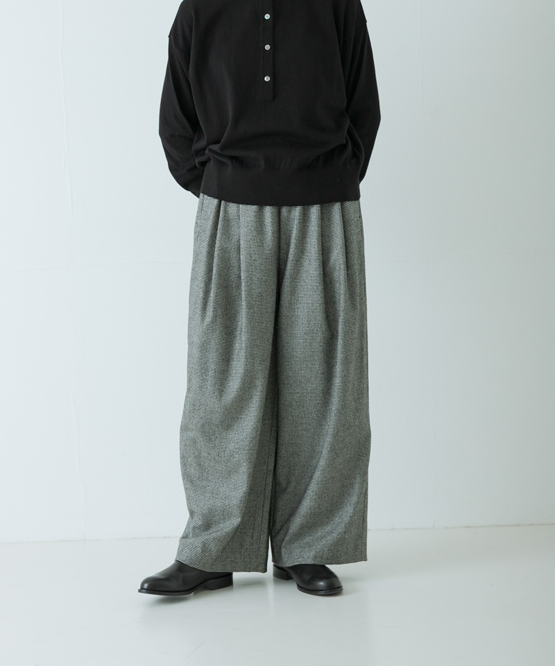 冬コーデに寄り添う 着回し上手なワイドパンツ