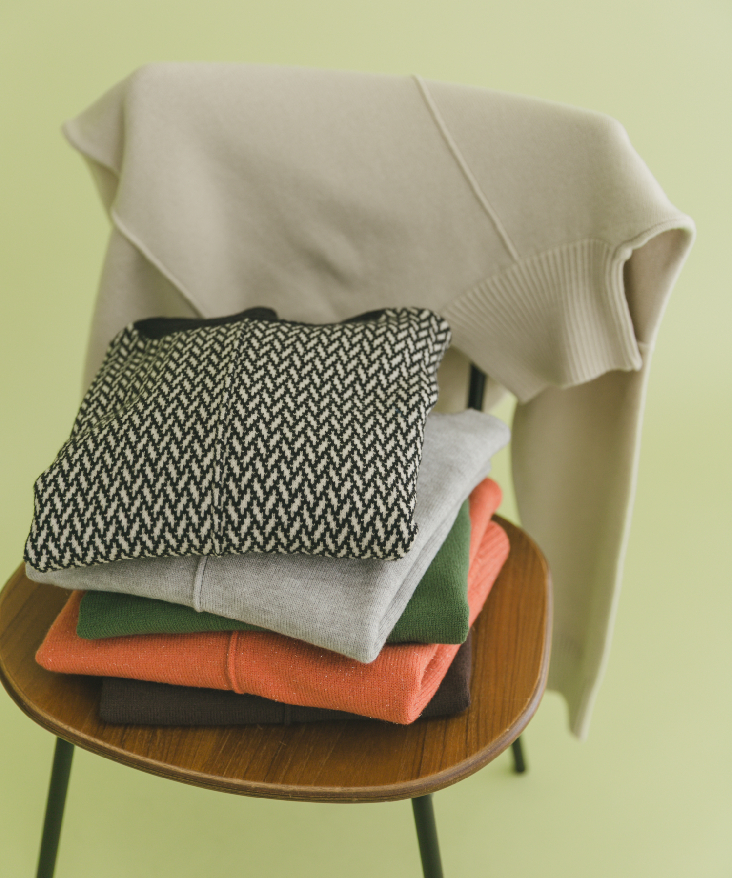 毎年選ばれる、名品ハイネックワイドニット