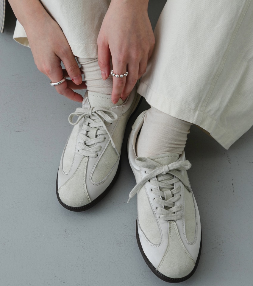 MUST BUY NEW SHOES！