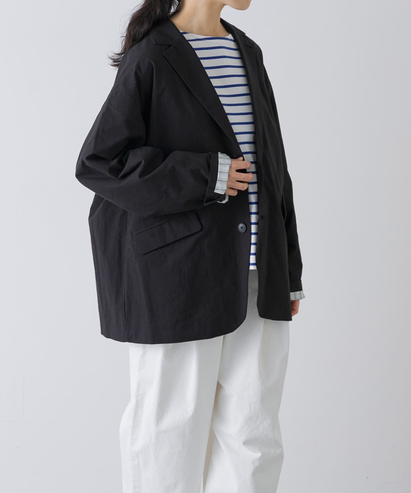 裏地までこだわったデザインが魅力 大人コーデに寄り添うジャケット