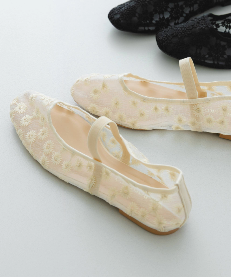 季節を先取りするなら、まずは「素材」から。春を彩る最新セレクション