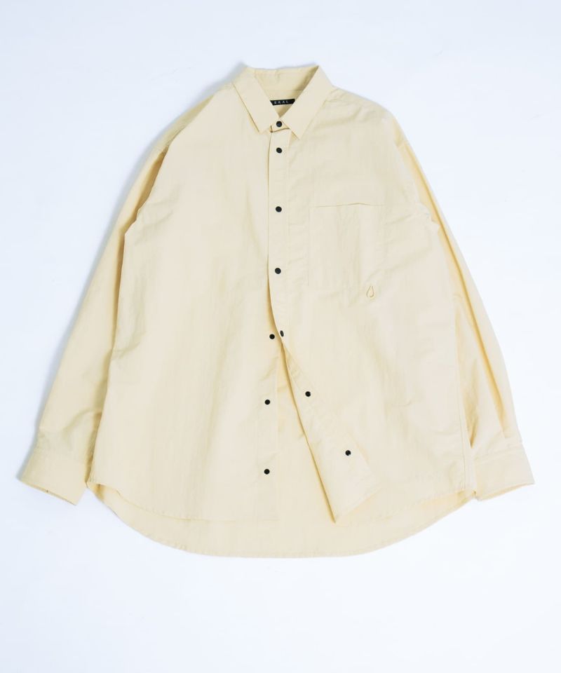 セットアップでも着用可能！機能性ナイロンシャツ