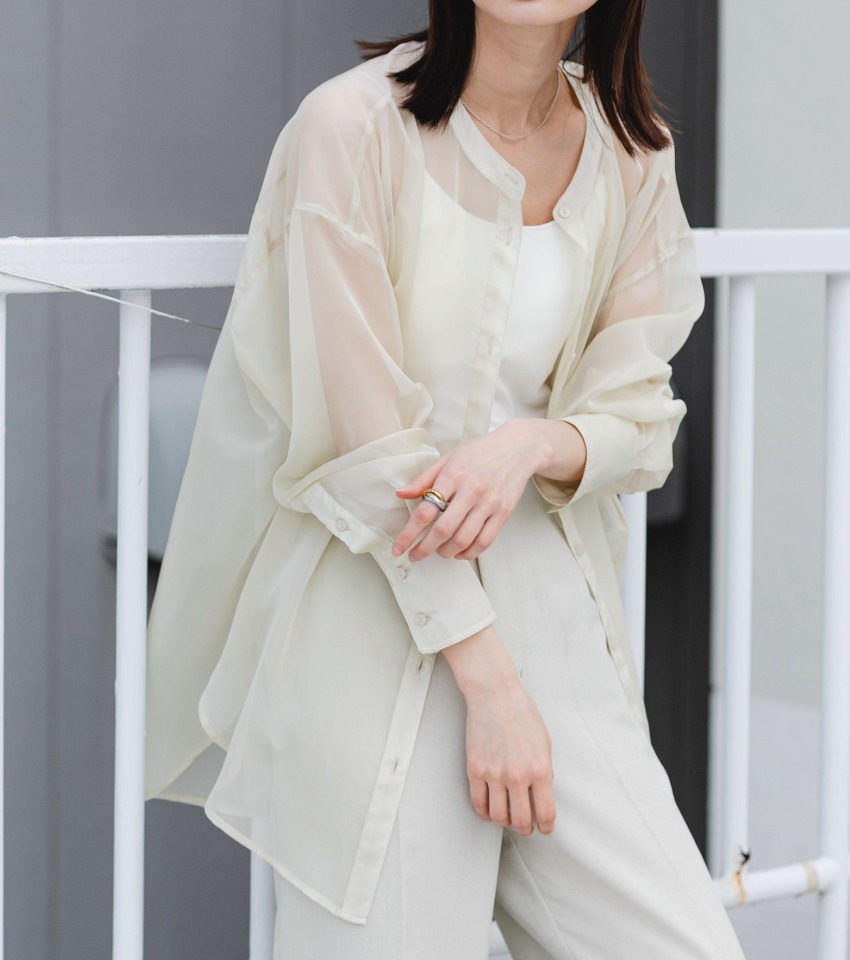 日差しも冷房も対策する。夏に手に入れたい「薄手羽織」