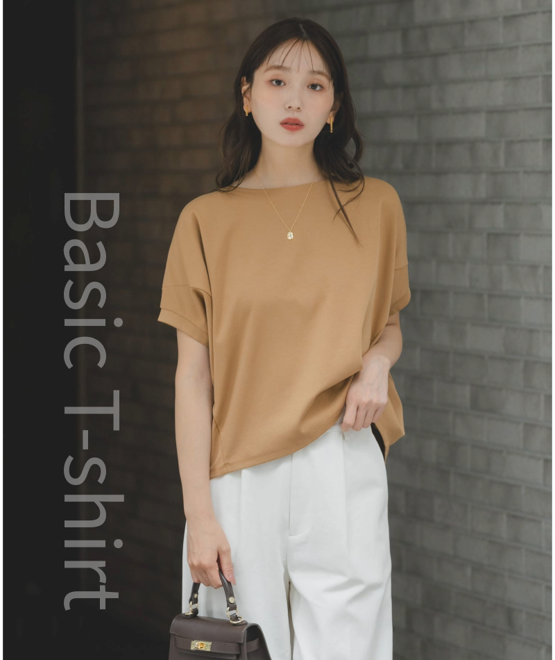 “ただのTシャツじゃ物足りない”日に。上品に決まるカットソー