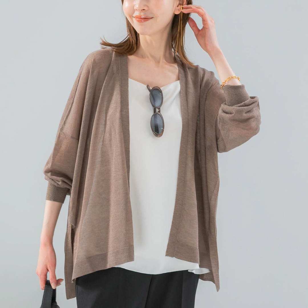 さらっと羽織れるジャケット・カーデ