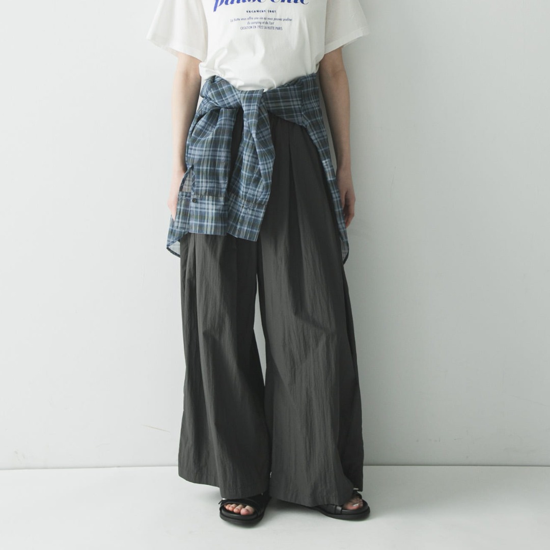 素材とシルエットで選べるイージーパンツ