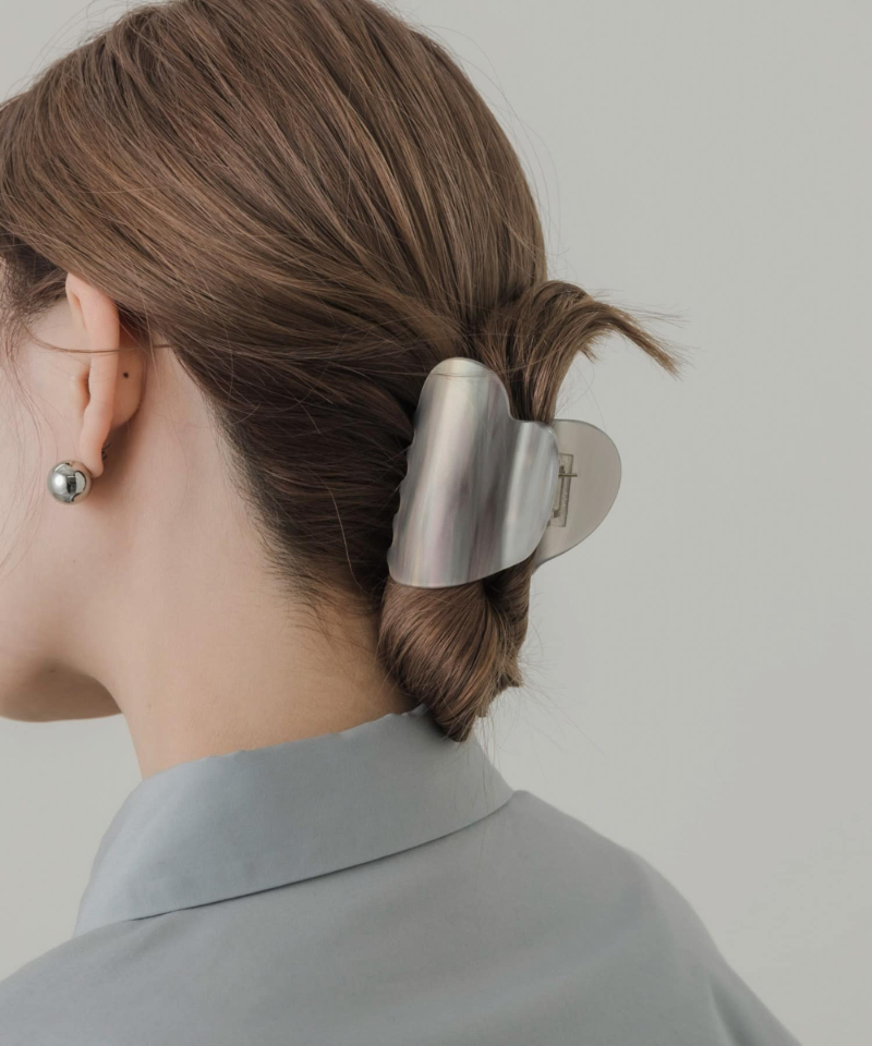 暑い日の“サッとまとめ髪”に！ヘアクリップ勢揃い