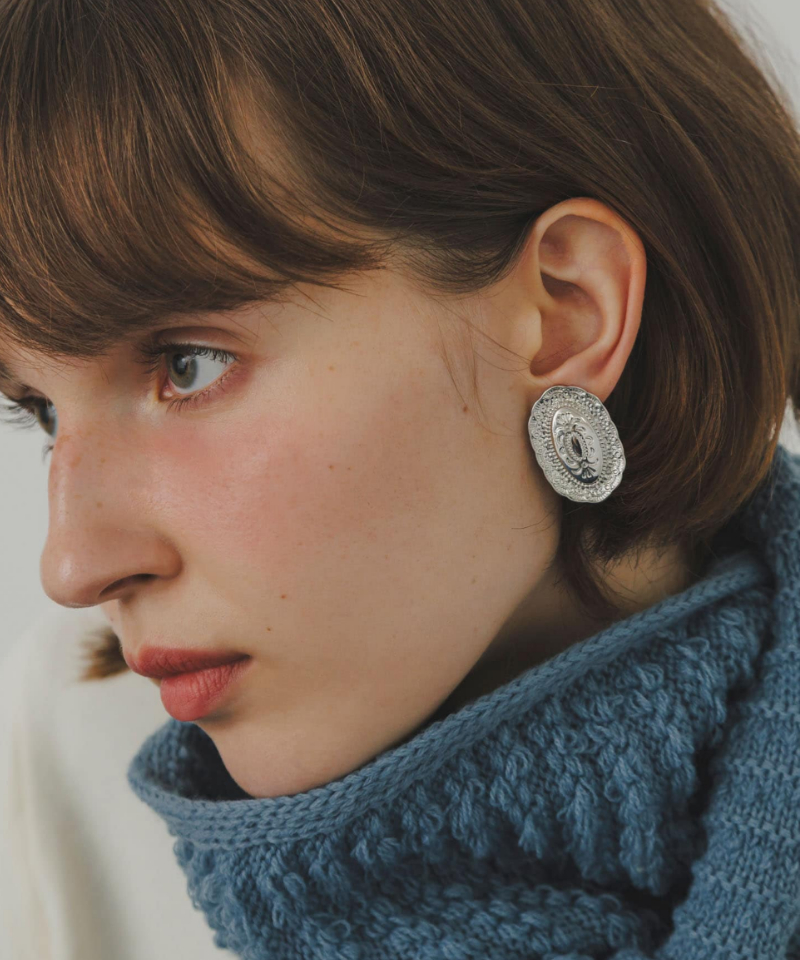 いつものスタイルにひとくせ。コンチョモチーフをアクセントに