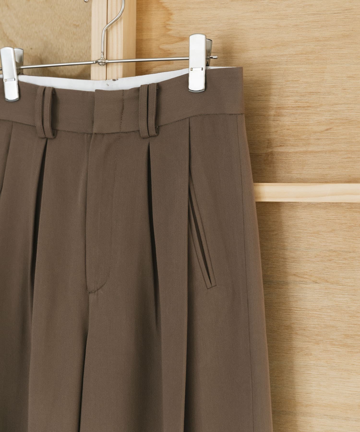 Couleur Meler なかじ　サイドタックスラックス BROWN M