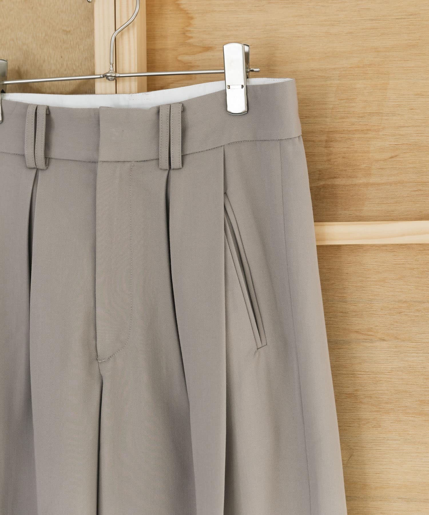 Couleur Meler なかじ　サイドタックスラックス GRAY M