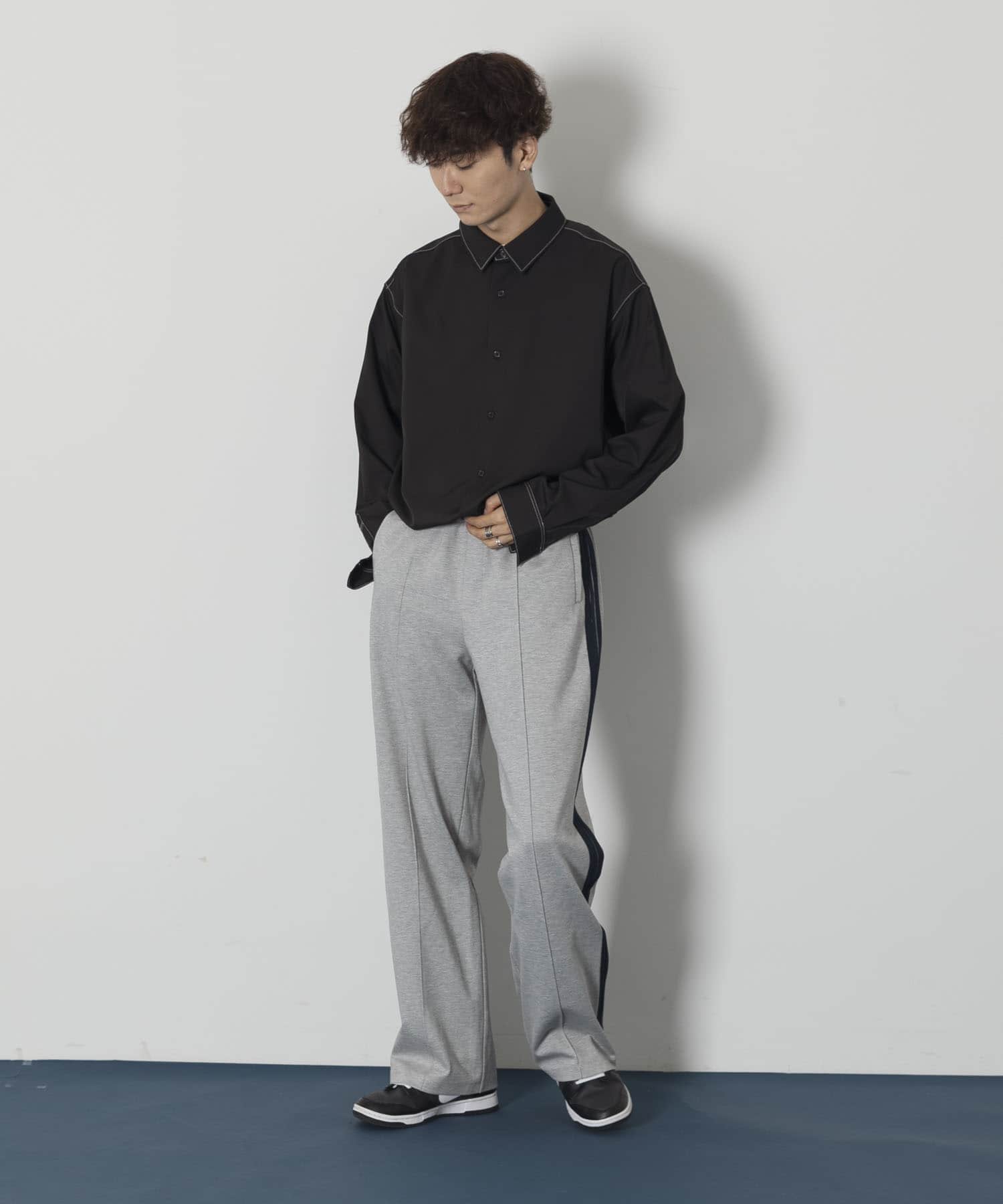 GRAY