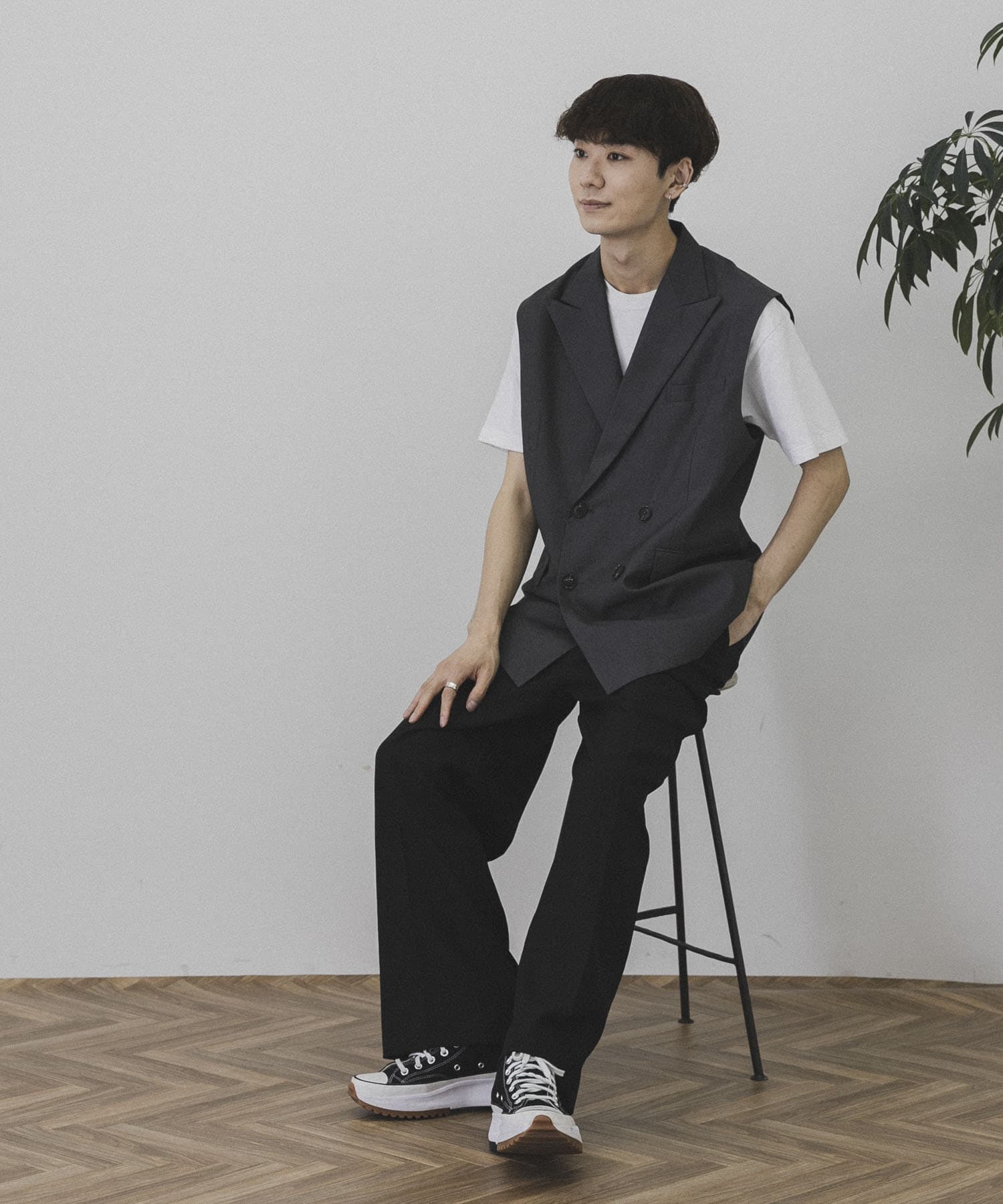 GRAY