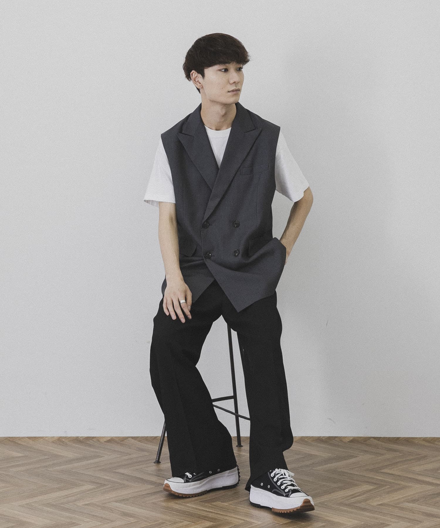 GRAY