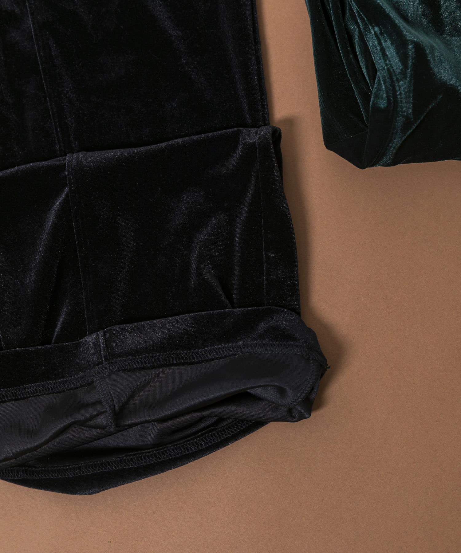 Couleur Meler sakasa　center tuck velour pants BLACK M