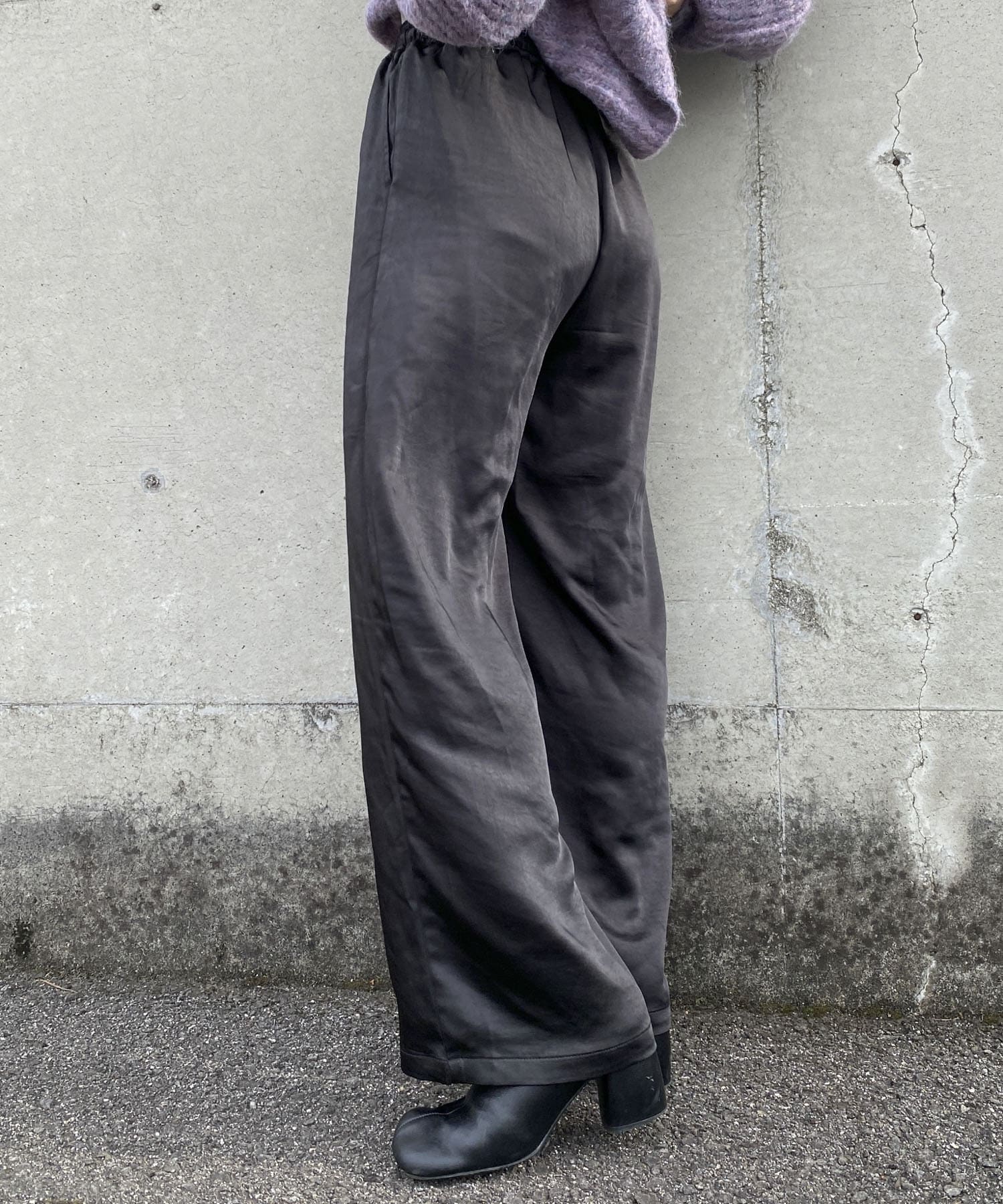 Couleur Meler オクユウカ　サテンイージーストレートパンツ