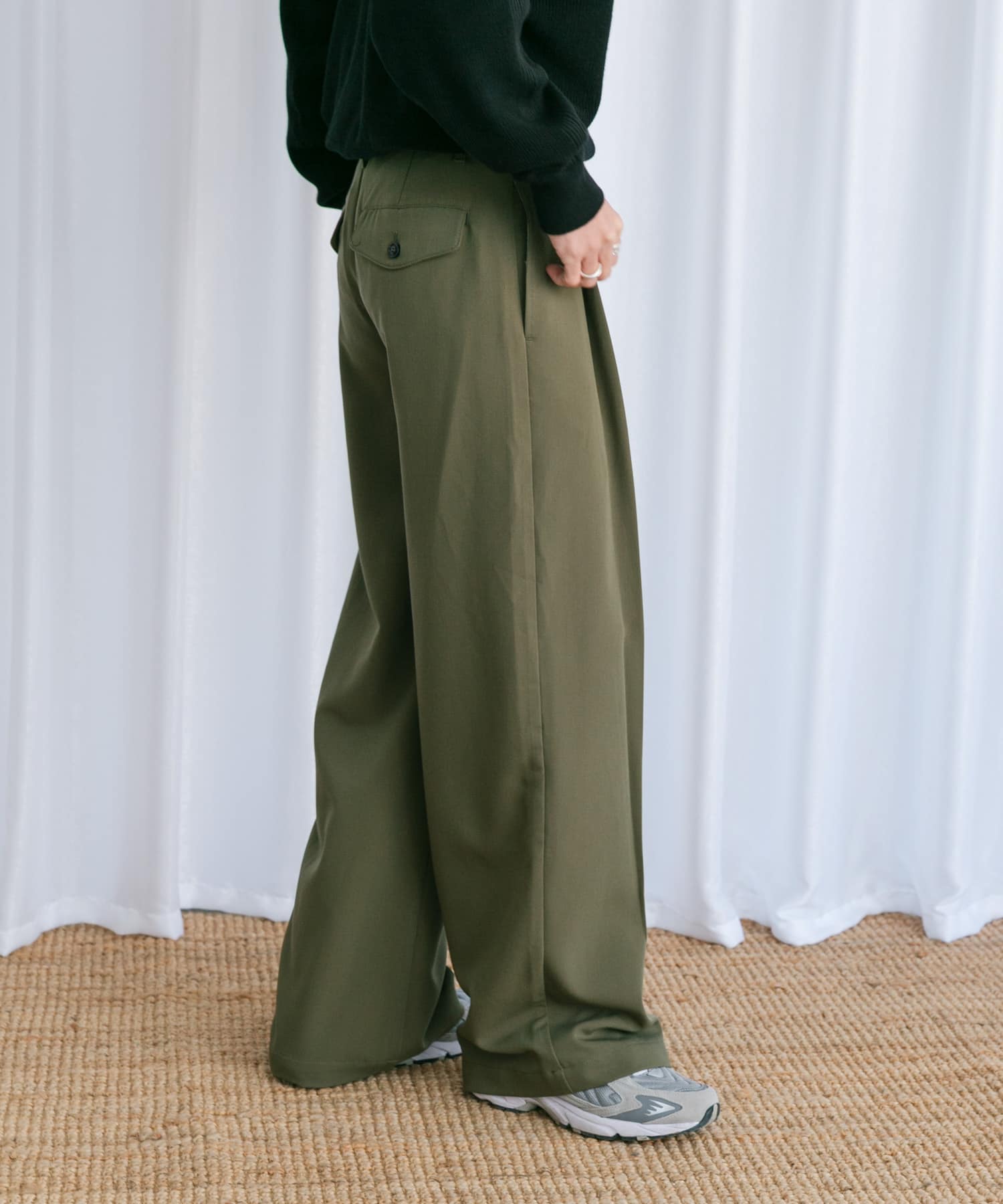 KHAKI