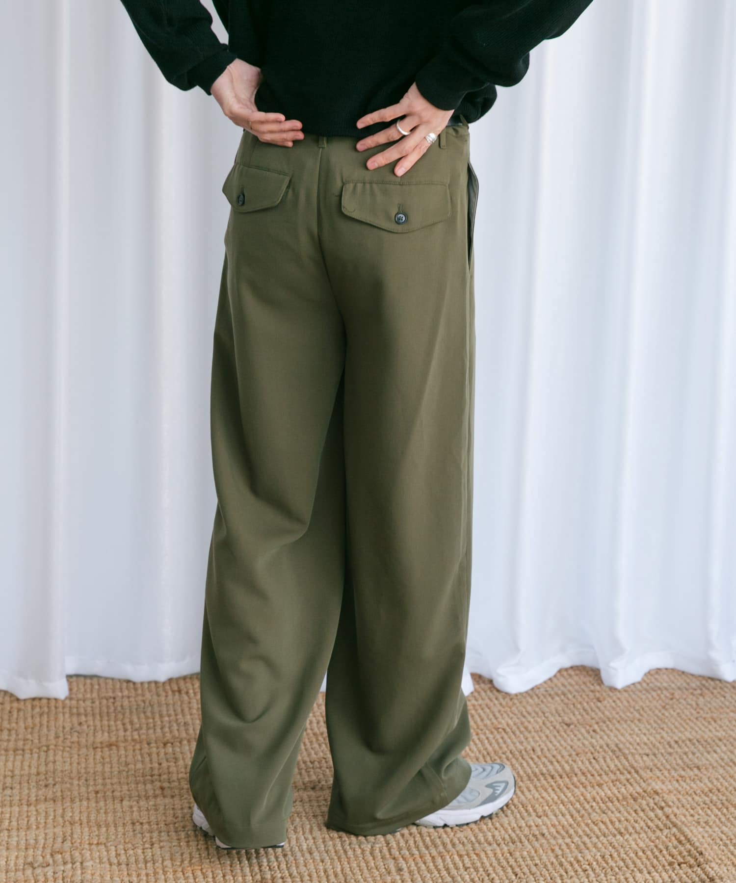 KHAKI