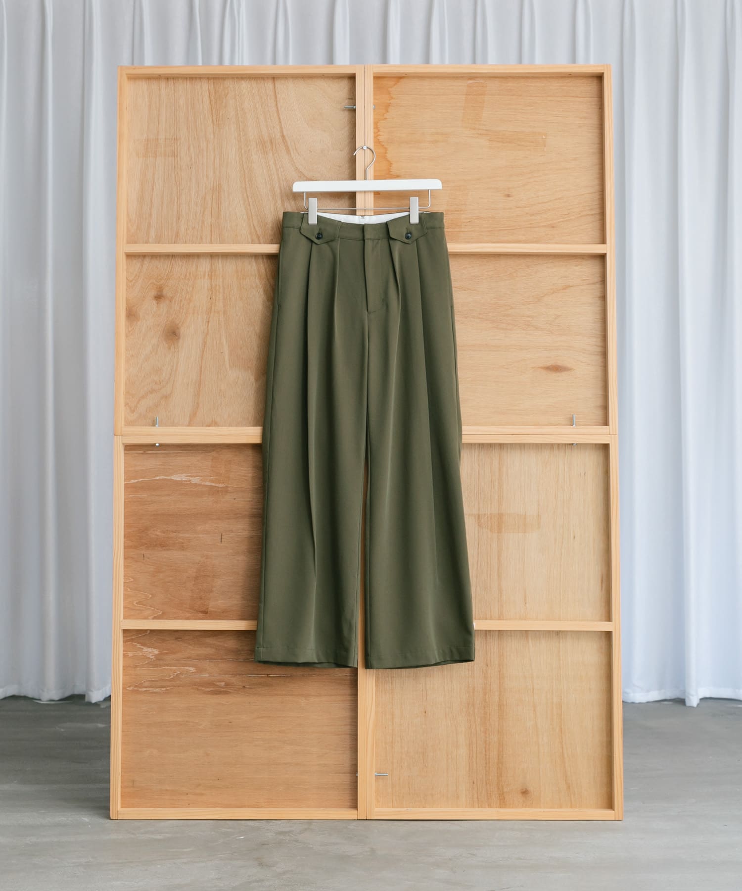 KHAKI