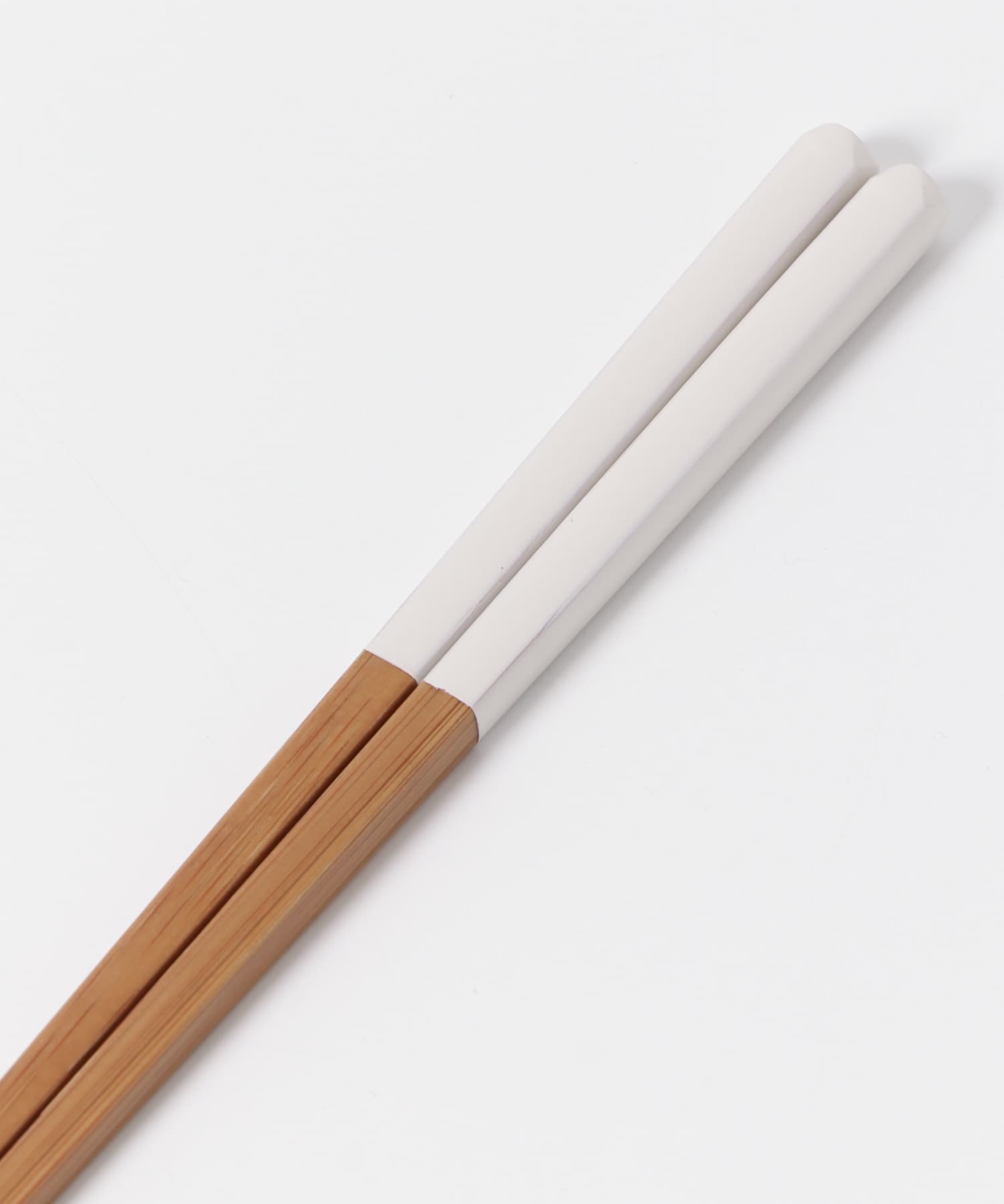ペールグレー