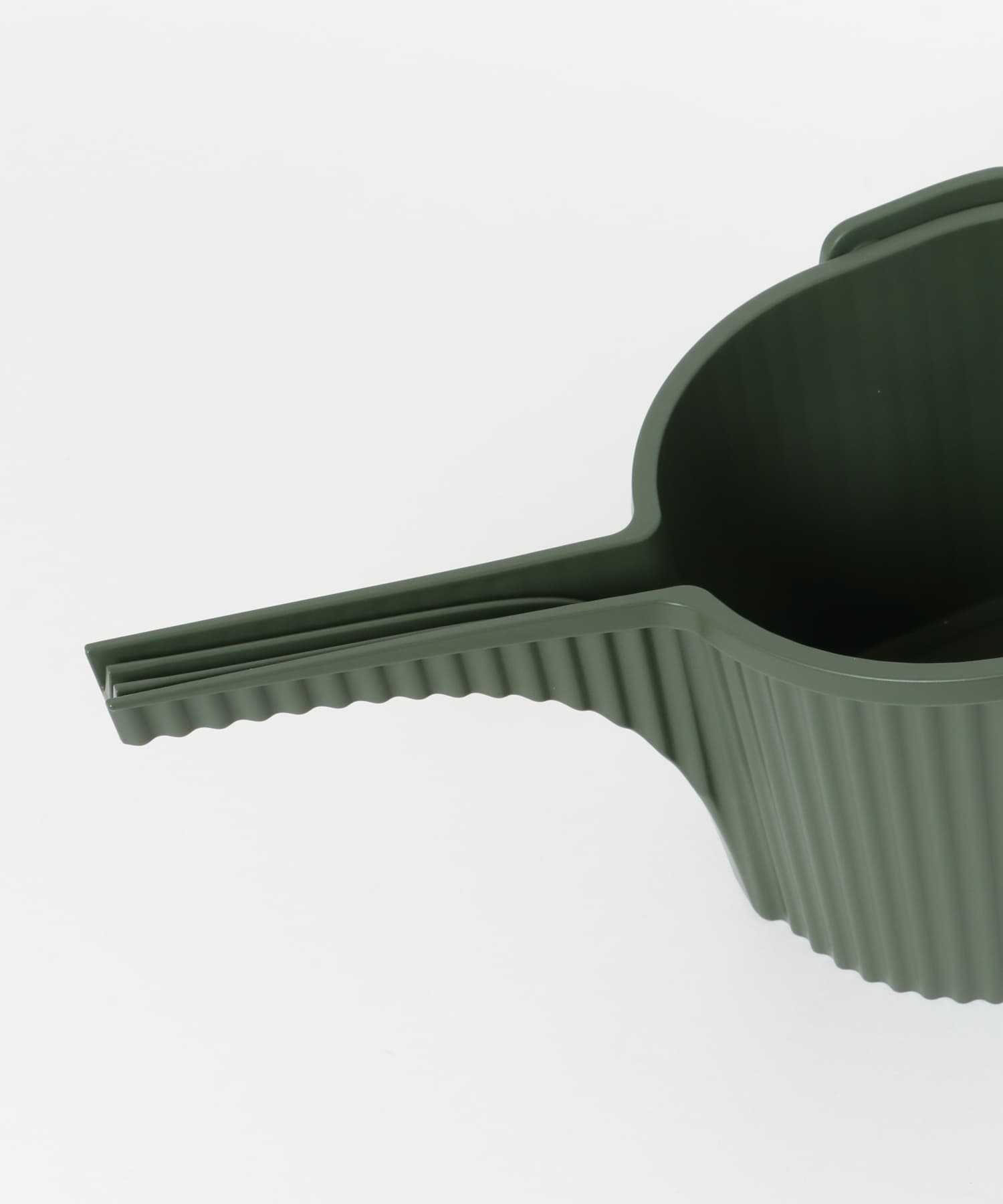 『WEB限定』Hachiman gardens　ガーデンビートル 1.5L ダークグリーン -