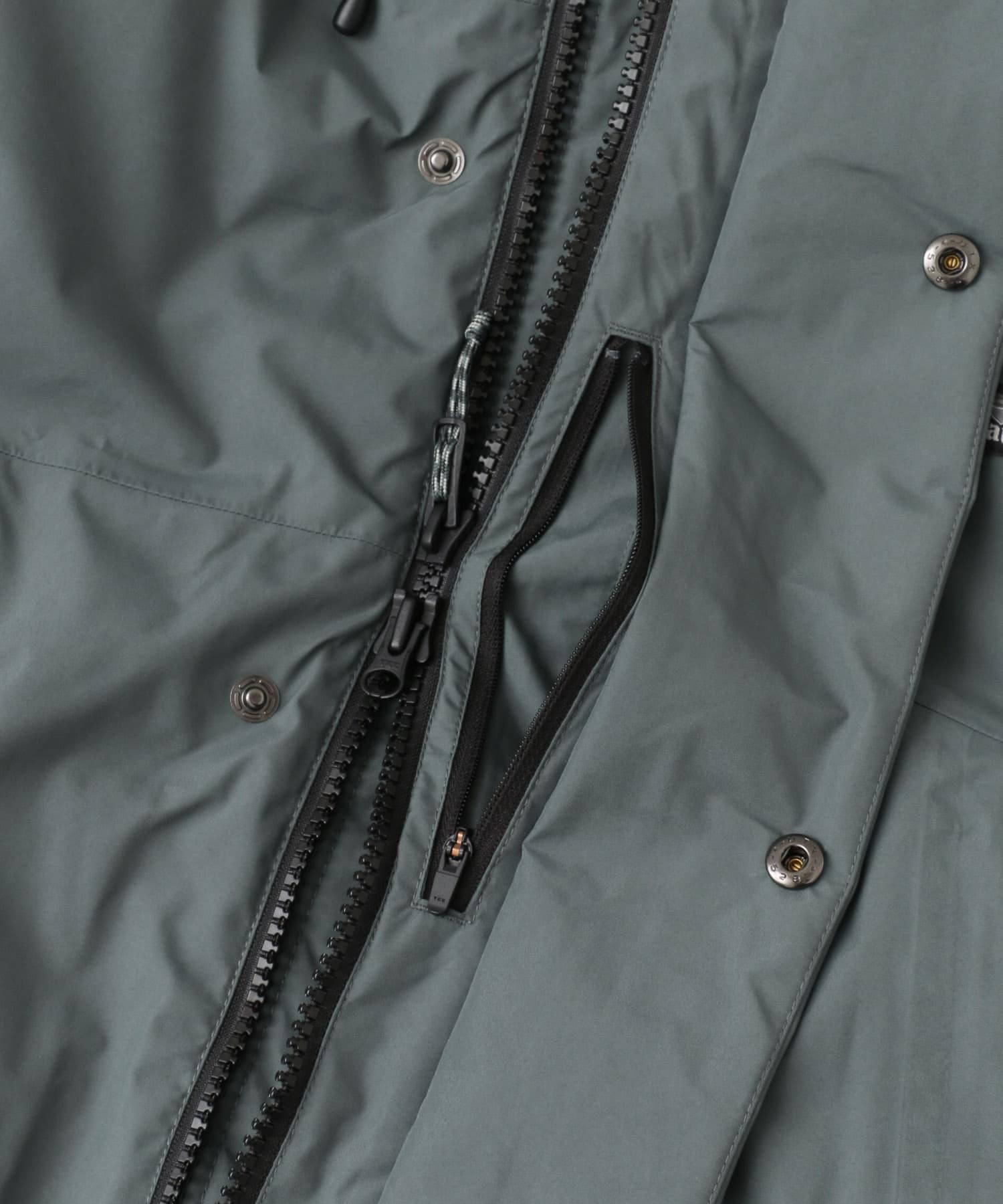 patagonia　Ms Stormshadow Parka NUVG S
