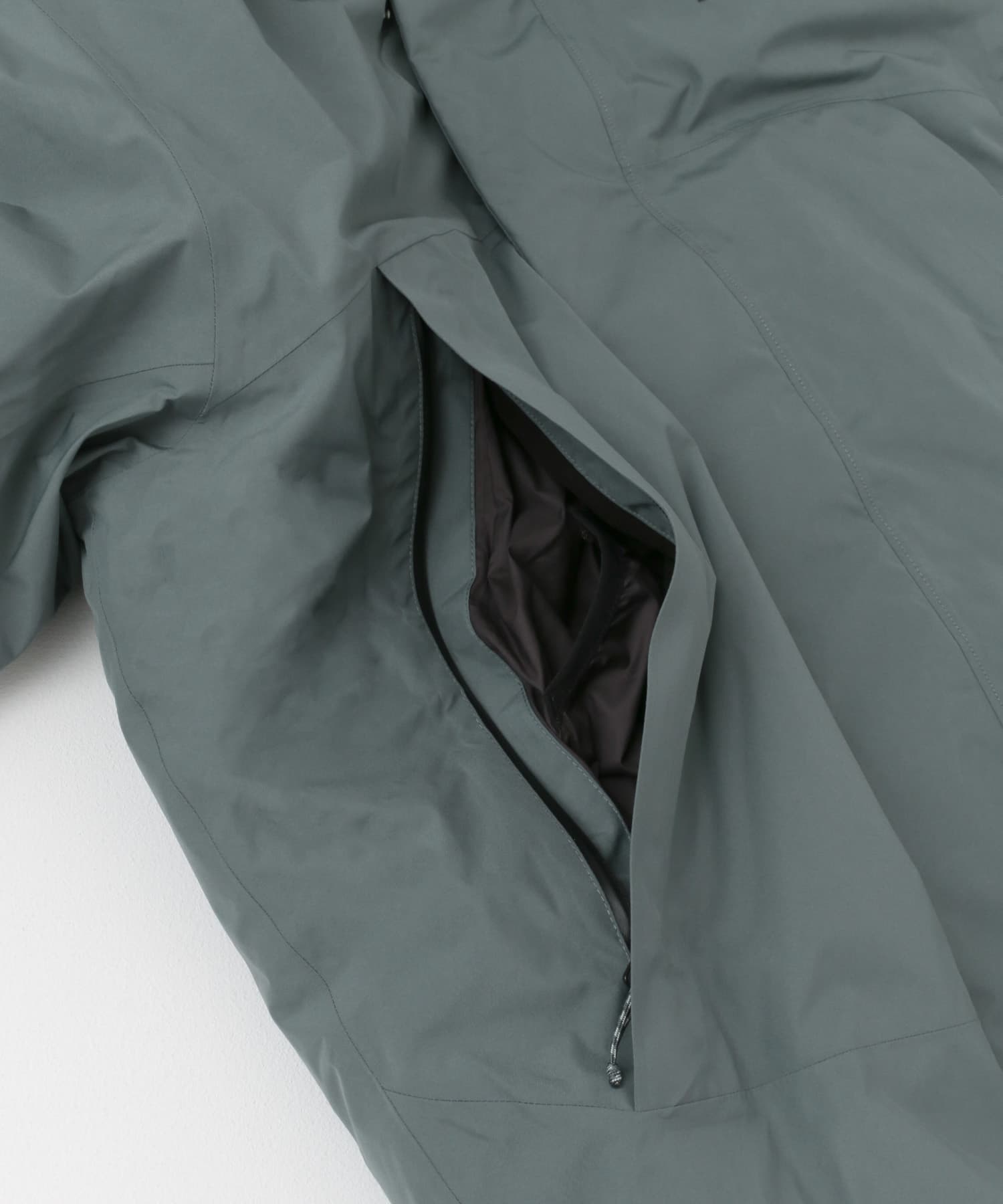 patagonia　Ms Stormshadow Parka NUVG S