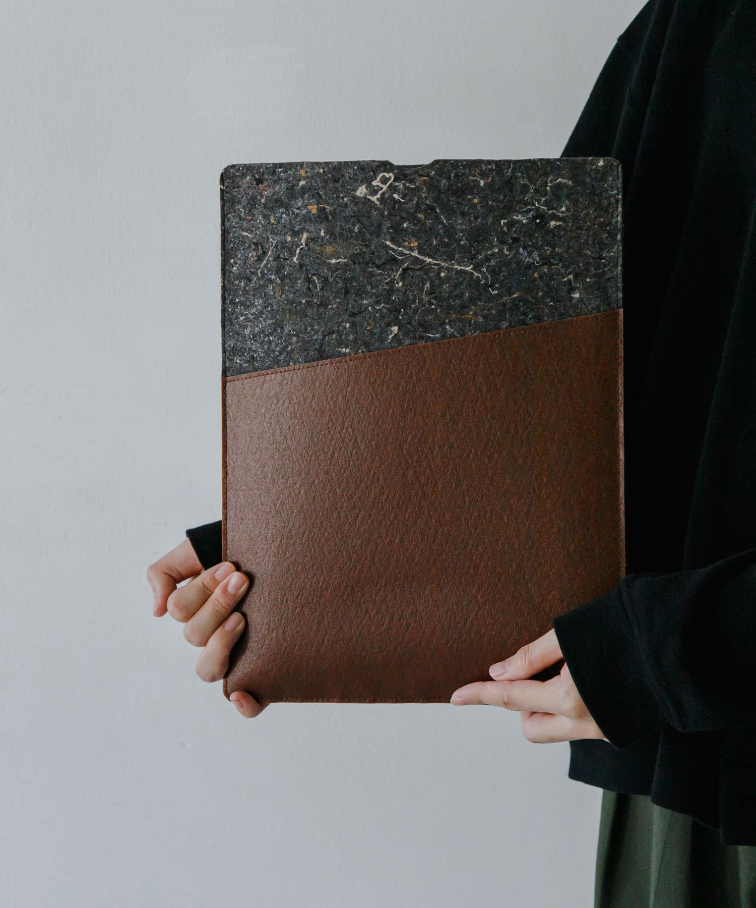 『WEB限定』commpost　PC CASE(13インチ対応) Brown FREE