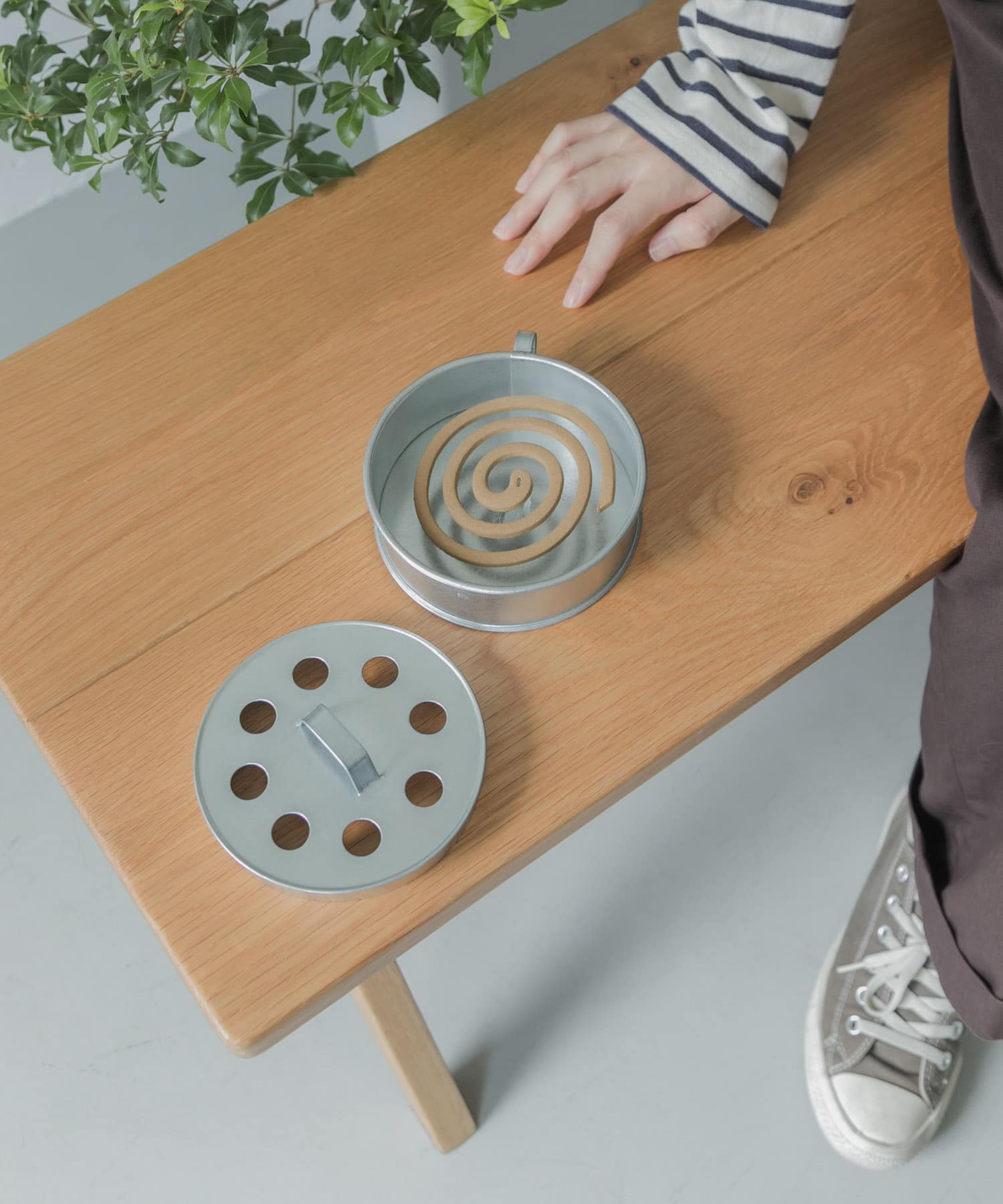 『WEB限定』CINQ　蚊取り線香入れ － -