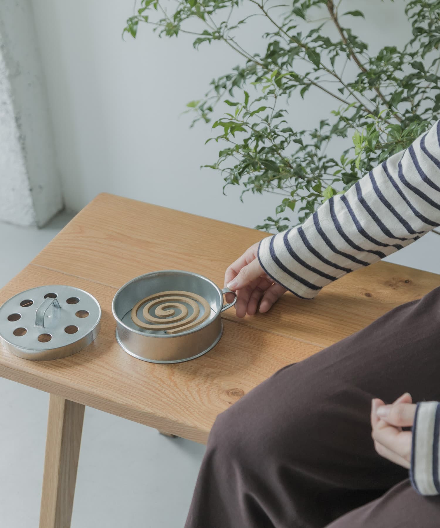 『WEB限定』CINQ　蚊取り線香入れ － -