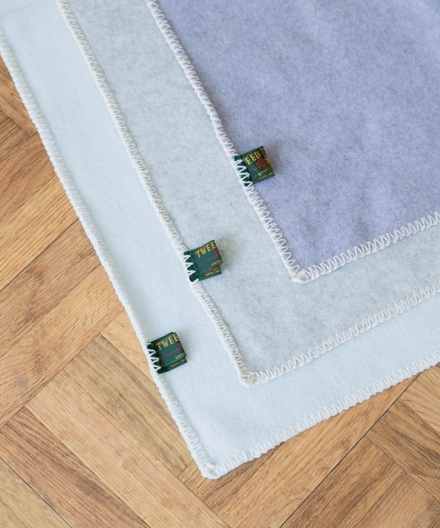 CINQ　TWEEDMILLフリースミニブランケット PastelBlue -