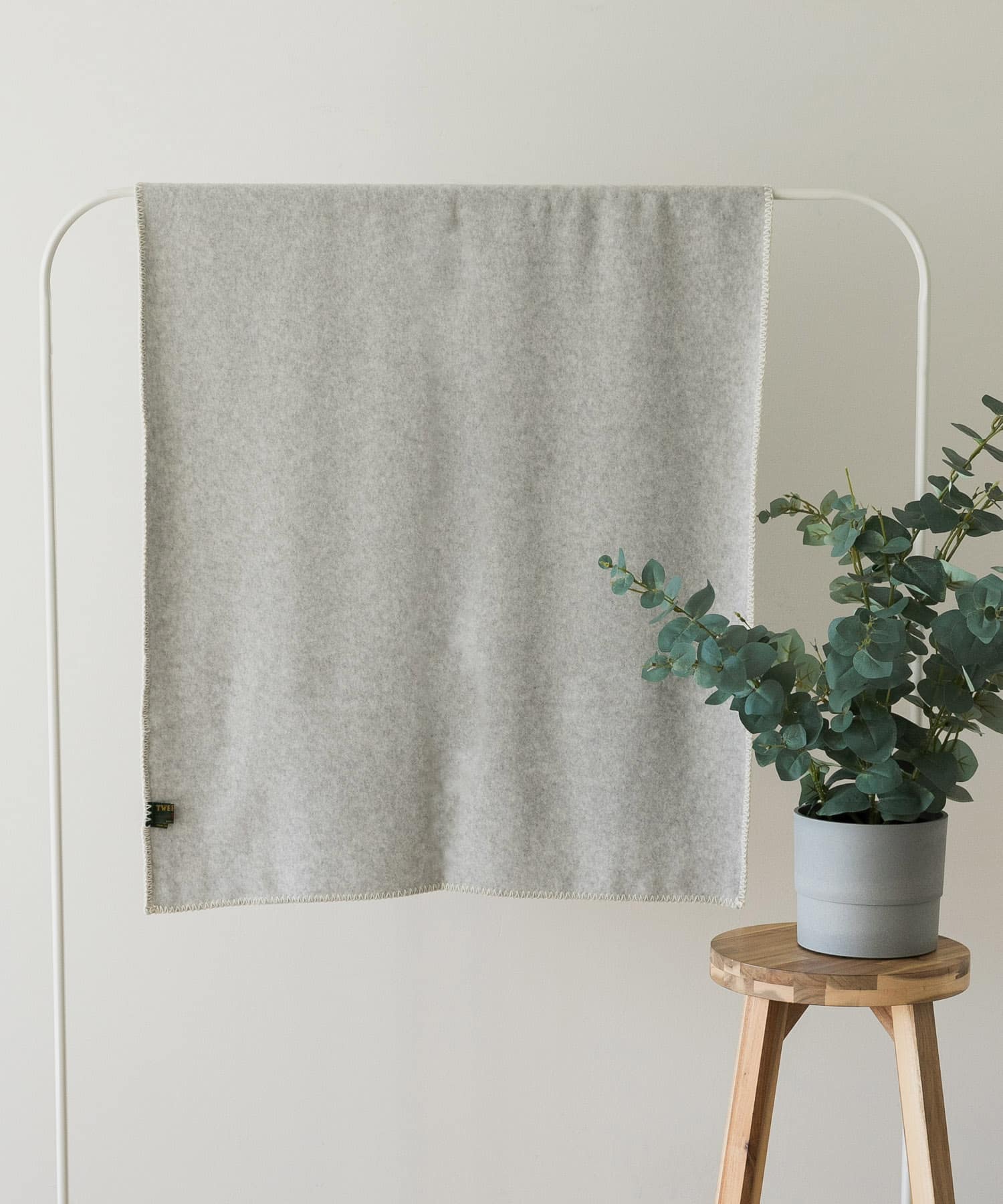 CINQ　TWEEDMILLフリースミニブランケット SilverGray -