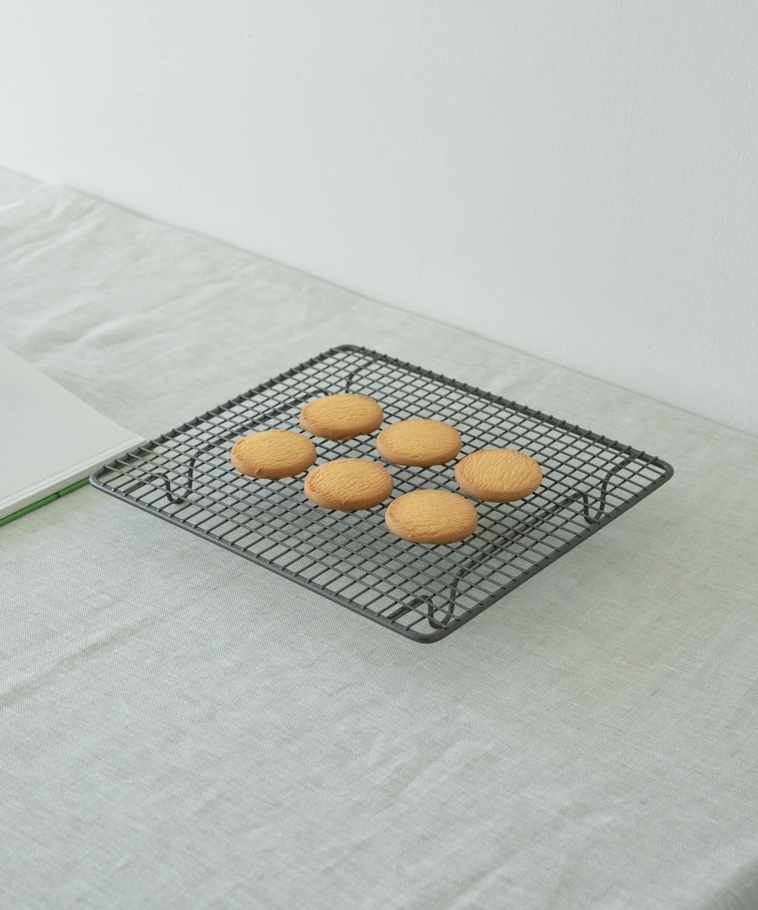 『WEB限定』CINQ　イギリスのケーキクーラー - -