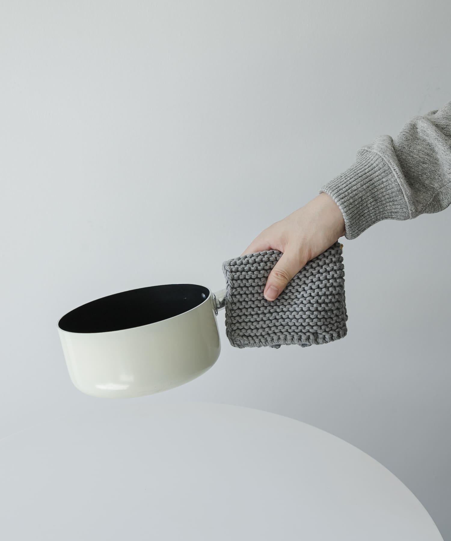 CINQ　Solwang ポットホルダー mediumgray -