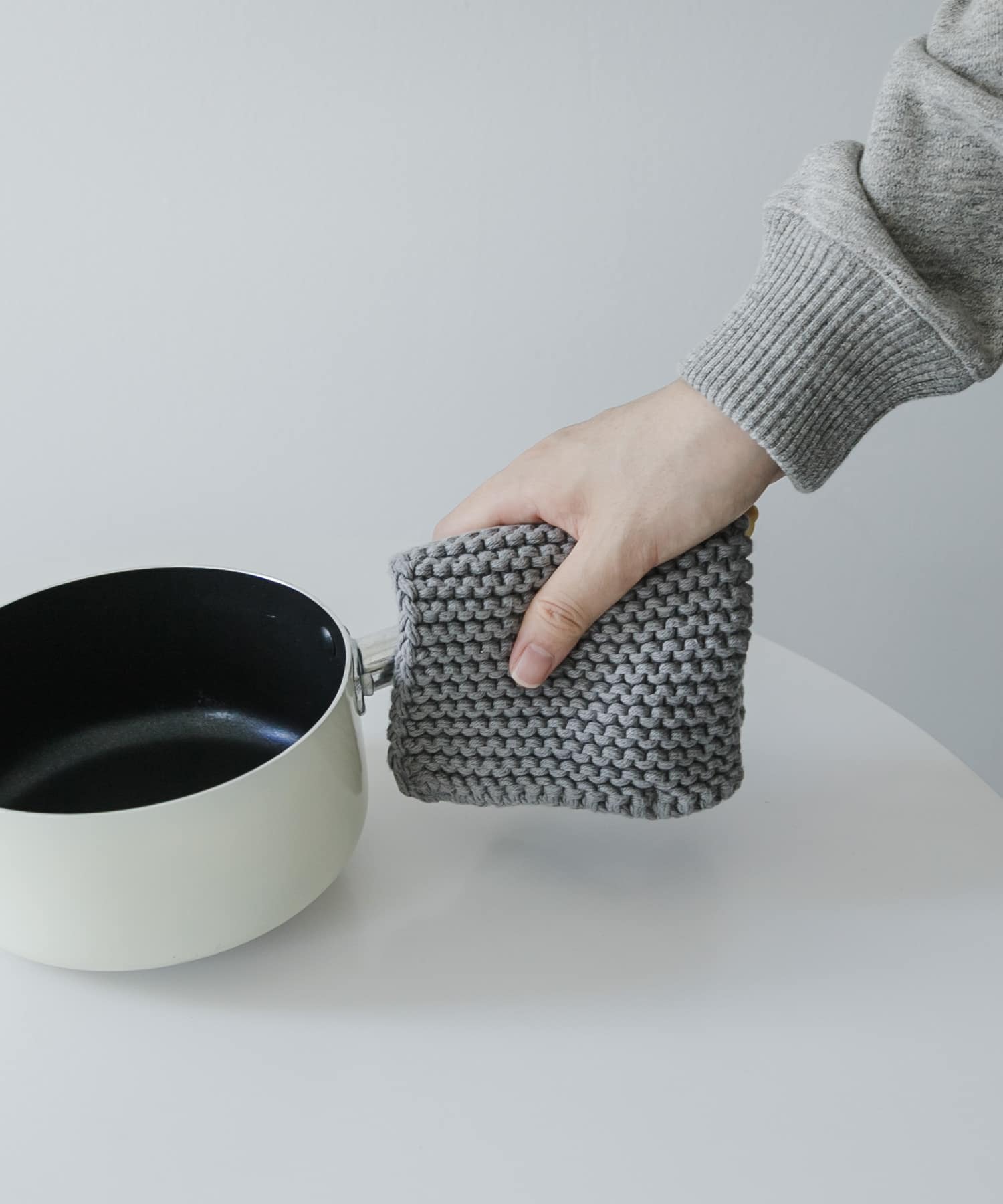 CINQ　Solwang ポットホルダー mediumgray -