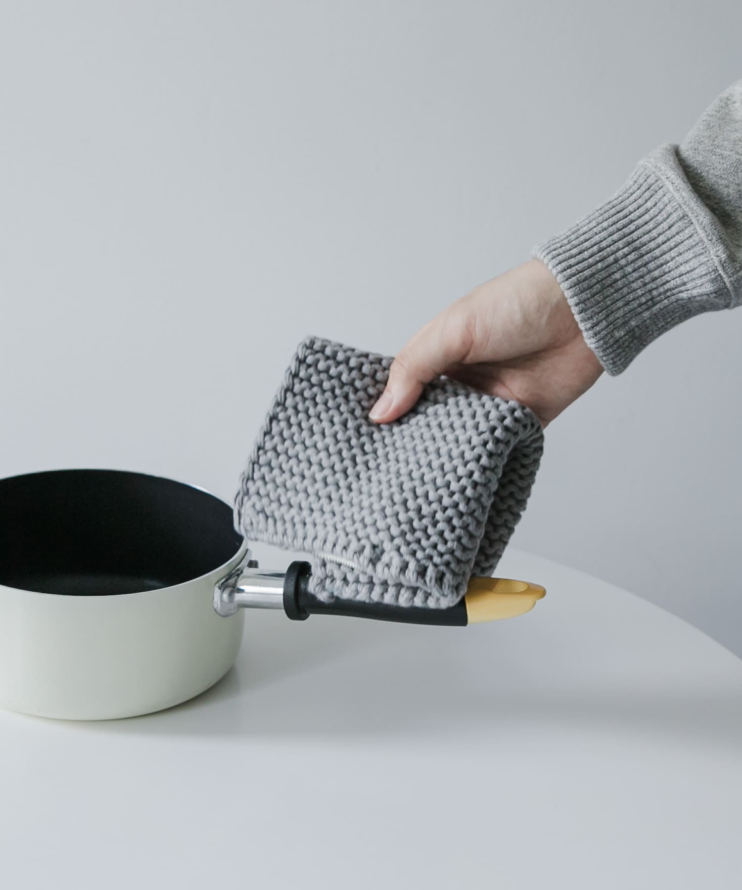 CINQ　Solwang ポットホルダー mediumgray -