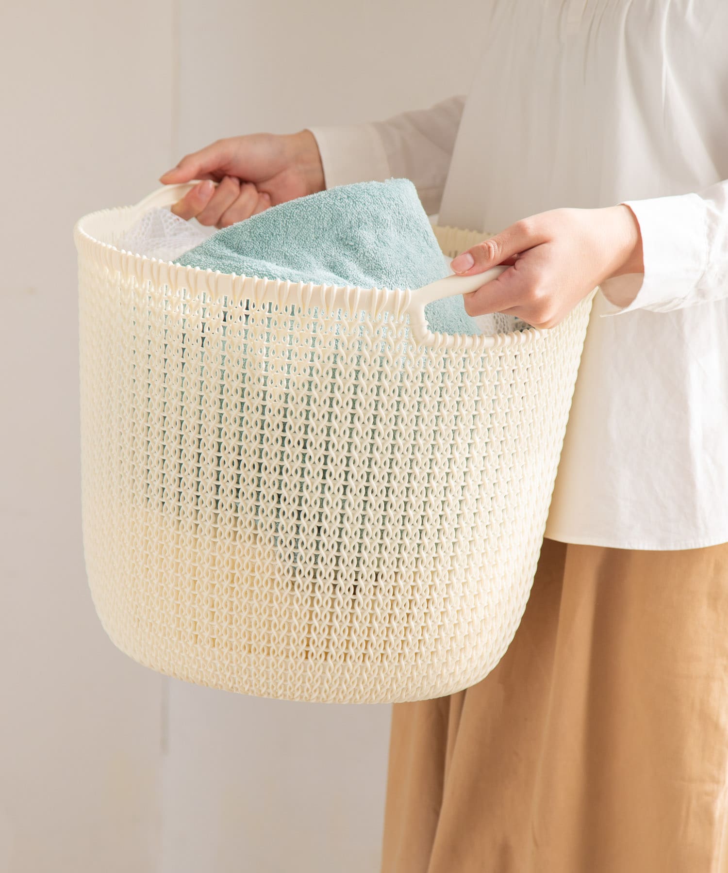 『WEB限定』CURVER　ラウンドバスケット 30L ホワイト -