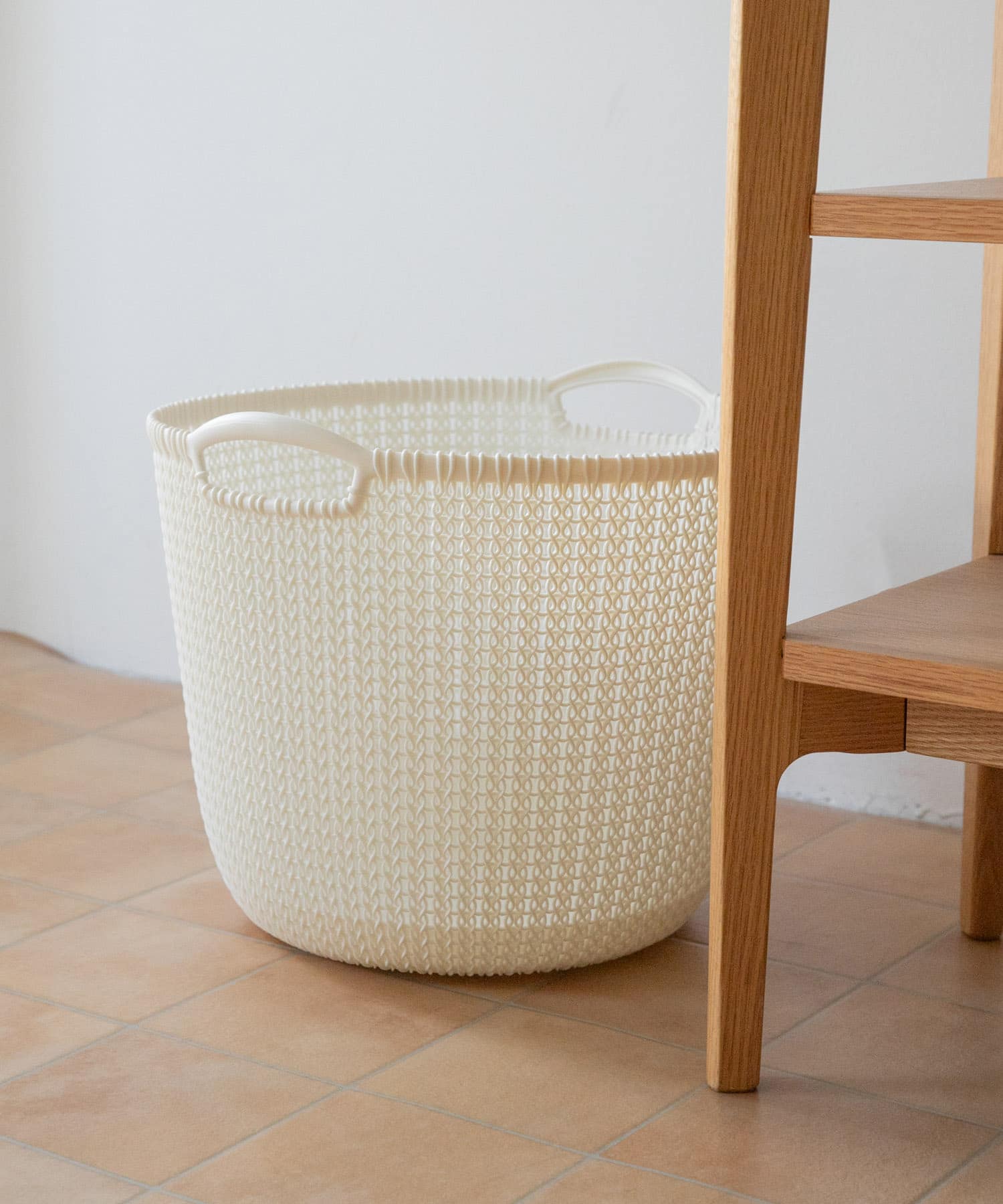 『WEB限定』CURVER　ラウンドバスケット 30L ホワイト -