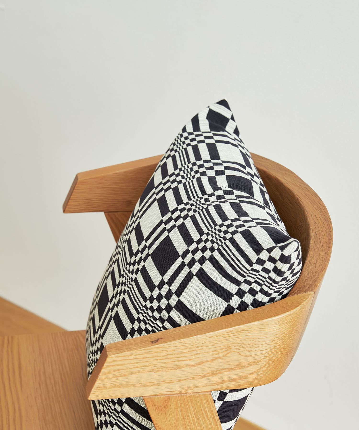 JOHANNA GULLICHSEN　ZippedCushionCover Doris Black -