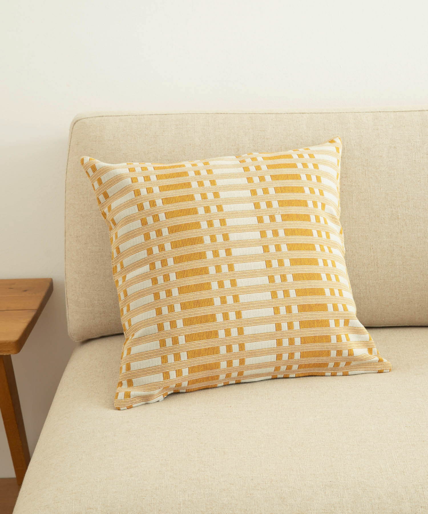 JOHANNA GULLICHSEN　ZippedCushionCover Titho Ochre -