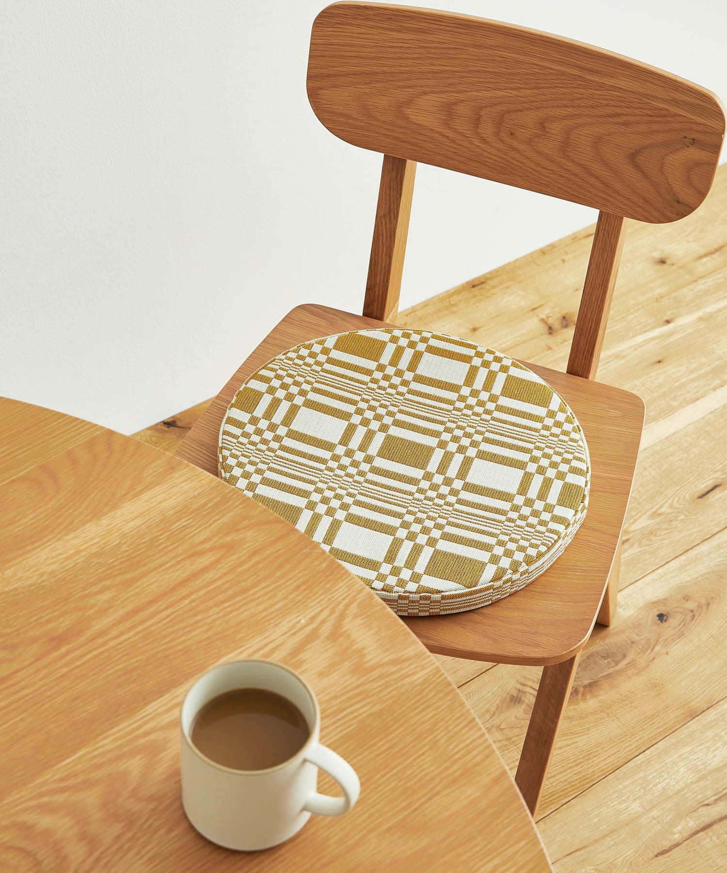 JOHANNA GULLICHSEN　Discushion Doris Ochre -