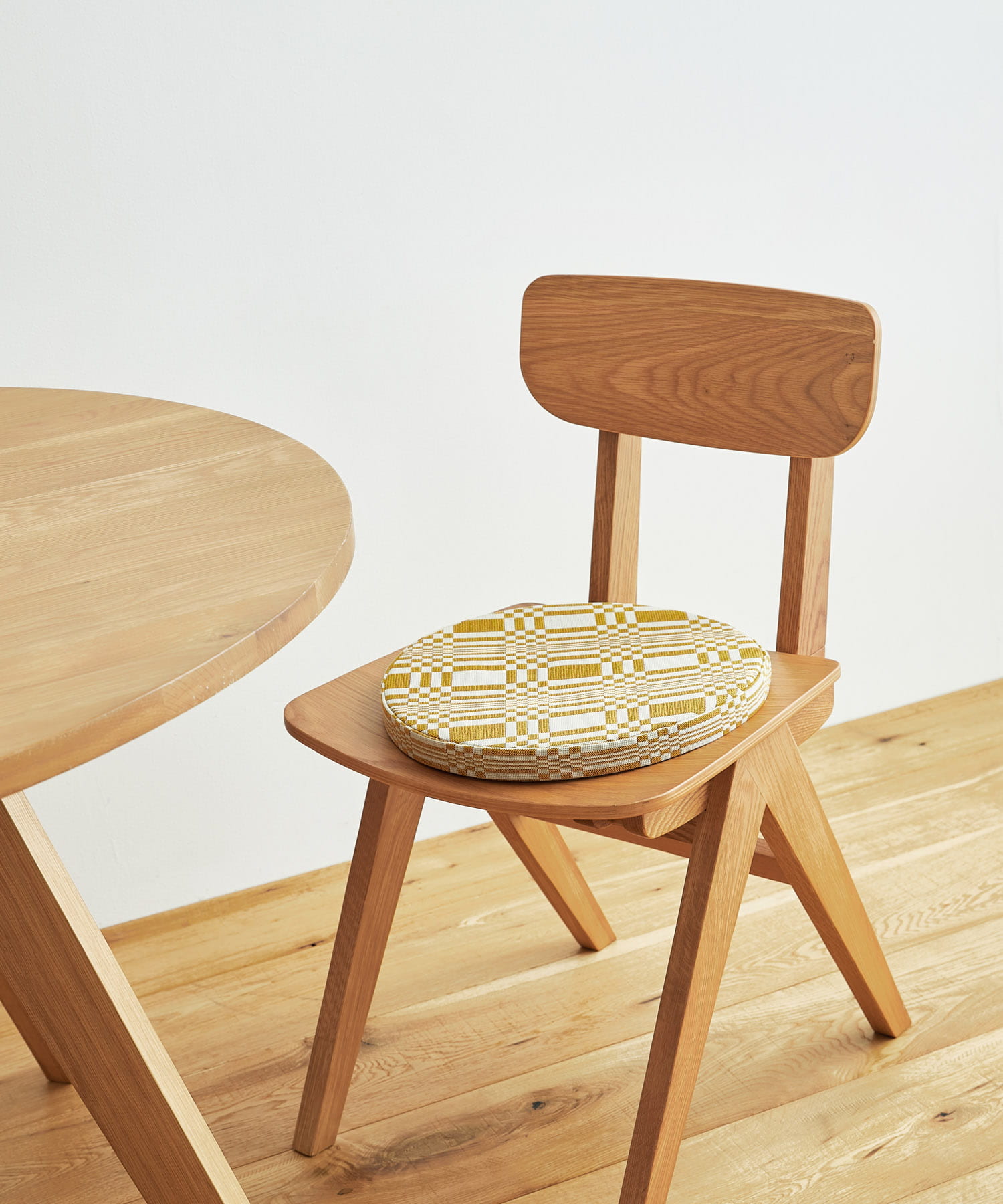 JOHANNA GULLICHSEN　Discushion Doris Ochre -